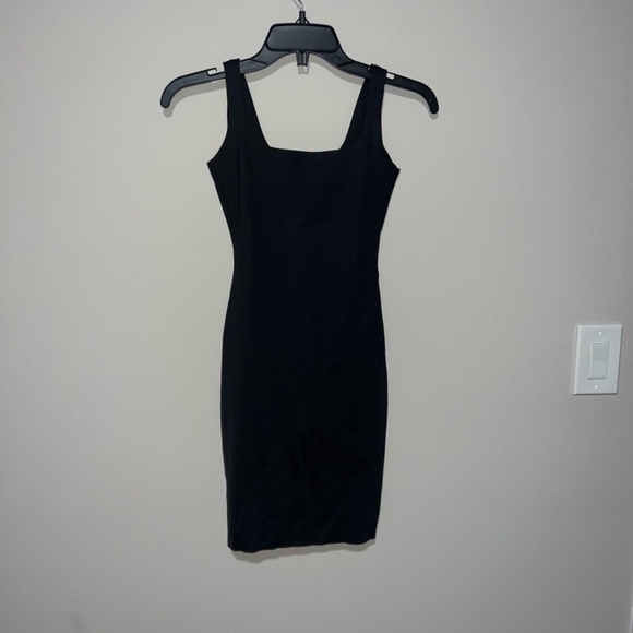 SKIMS BODY TANK SLIP DRESS BLACK ONYX SMALL SKIMS BODY TANK SLIP DRESS BLACK ONYX SMALL